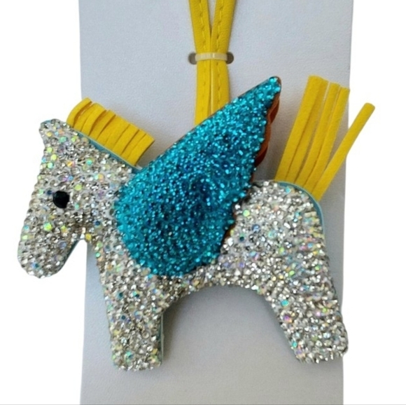 Pegusus Horse Reinstone Bag Charm/Keychain Accent with Blue Wings NWT - Picture 2 of 3
